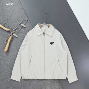 프라다 삼각로고 윈드브레이크 자켓